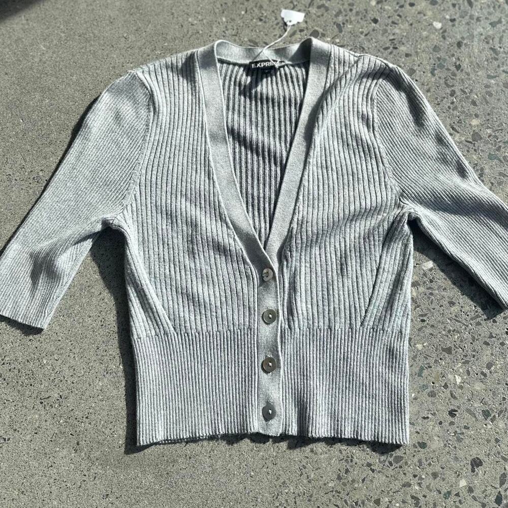 Express Women’s S Petite Gray Ribbed Knit Cropped Cardigan Short Sleeve V Neck